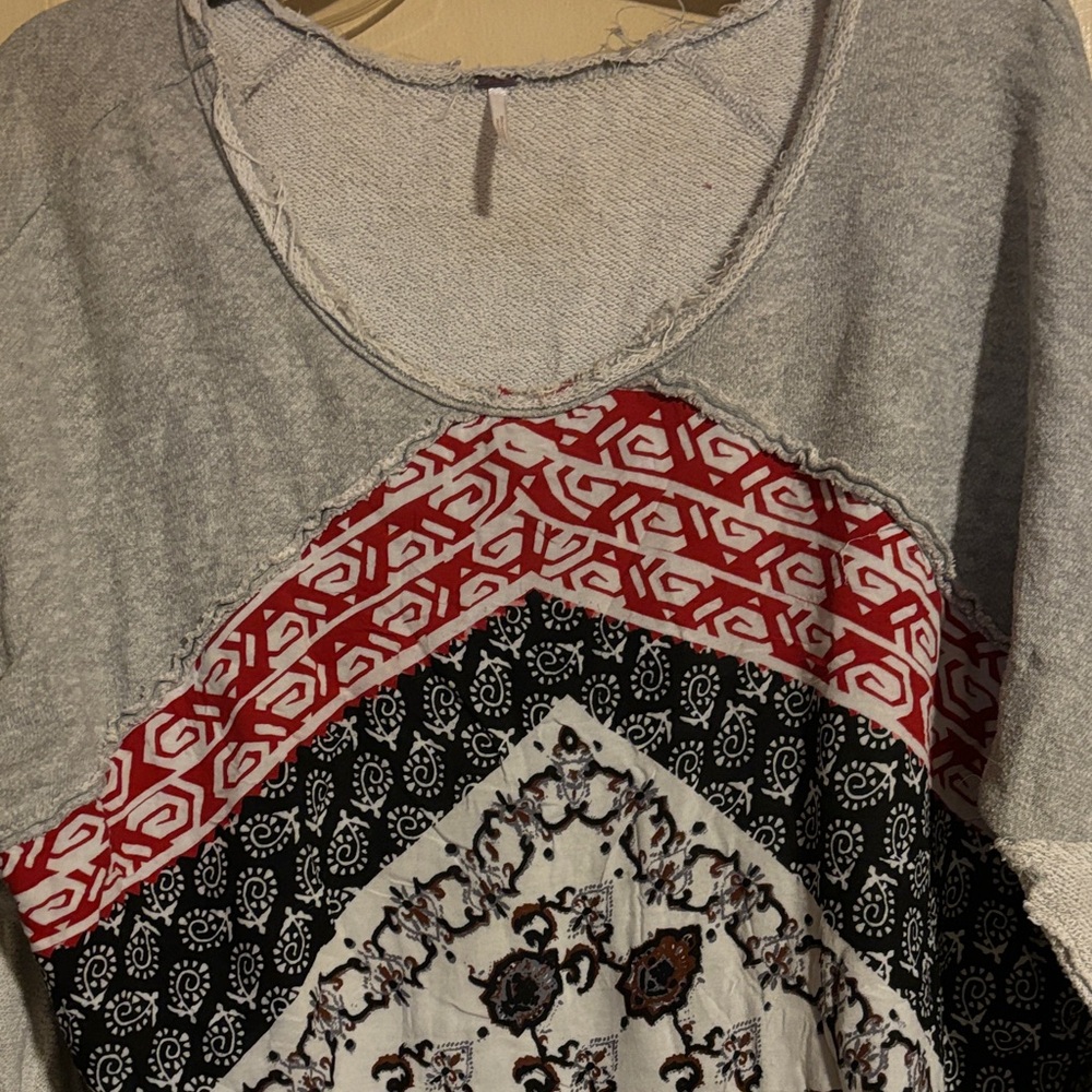Free People Gray & Red Patterned bandana like print sweatshirt/tunic Women's Top